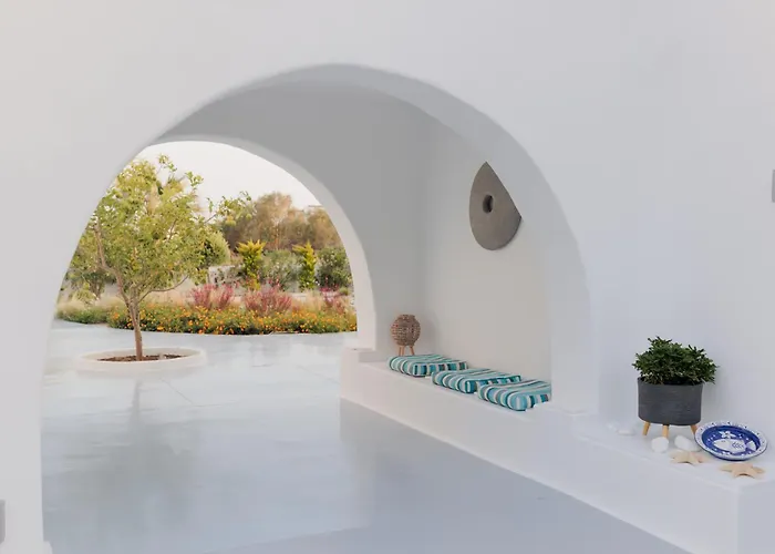 Crystal Mare Naxos City